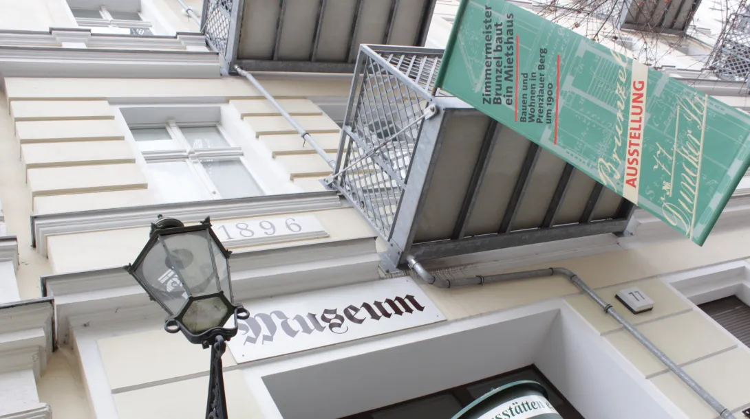 Hausansicht Dunckerstr. 77